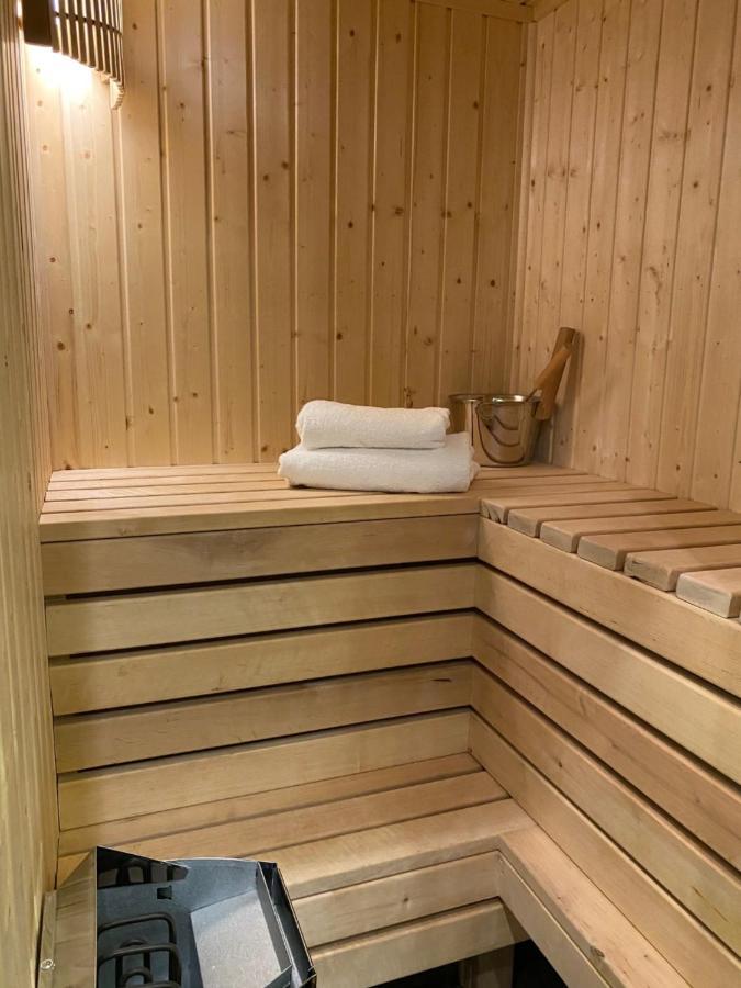 Apartment Family & Business Sauna Apartments: Woodland Retreat With Private Wellness *