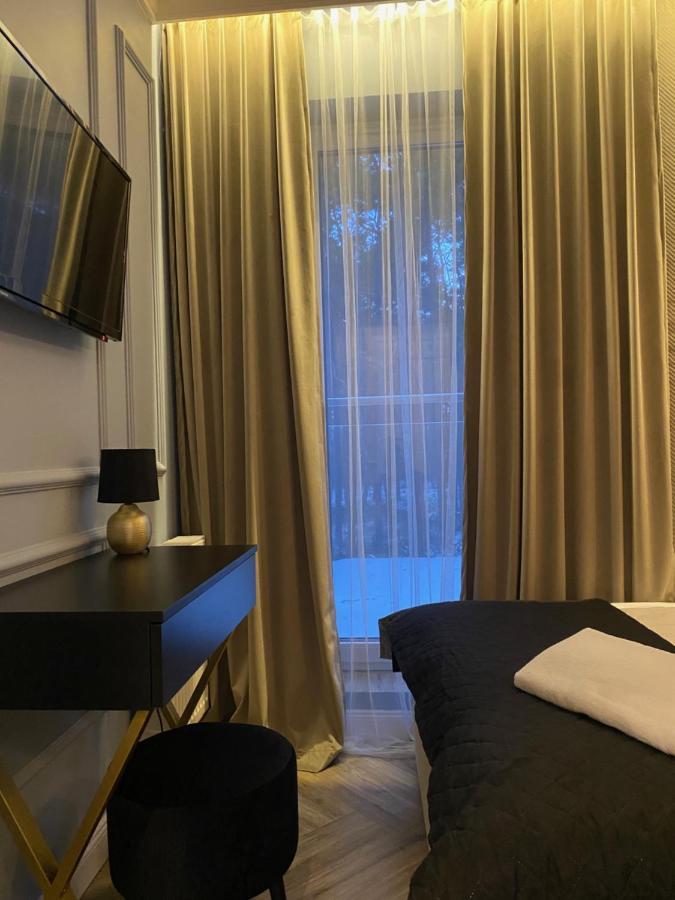 Family & Business Sauna Apartments: Woodland Retreat With Private Wellness