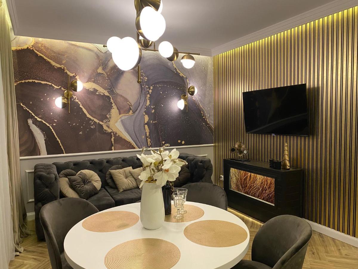 Family & Business Sauna Apartments: Woodland Retreat With Private Wellness