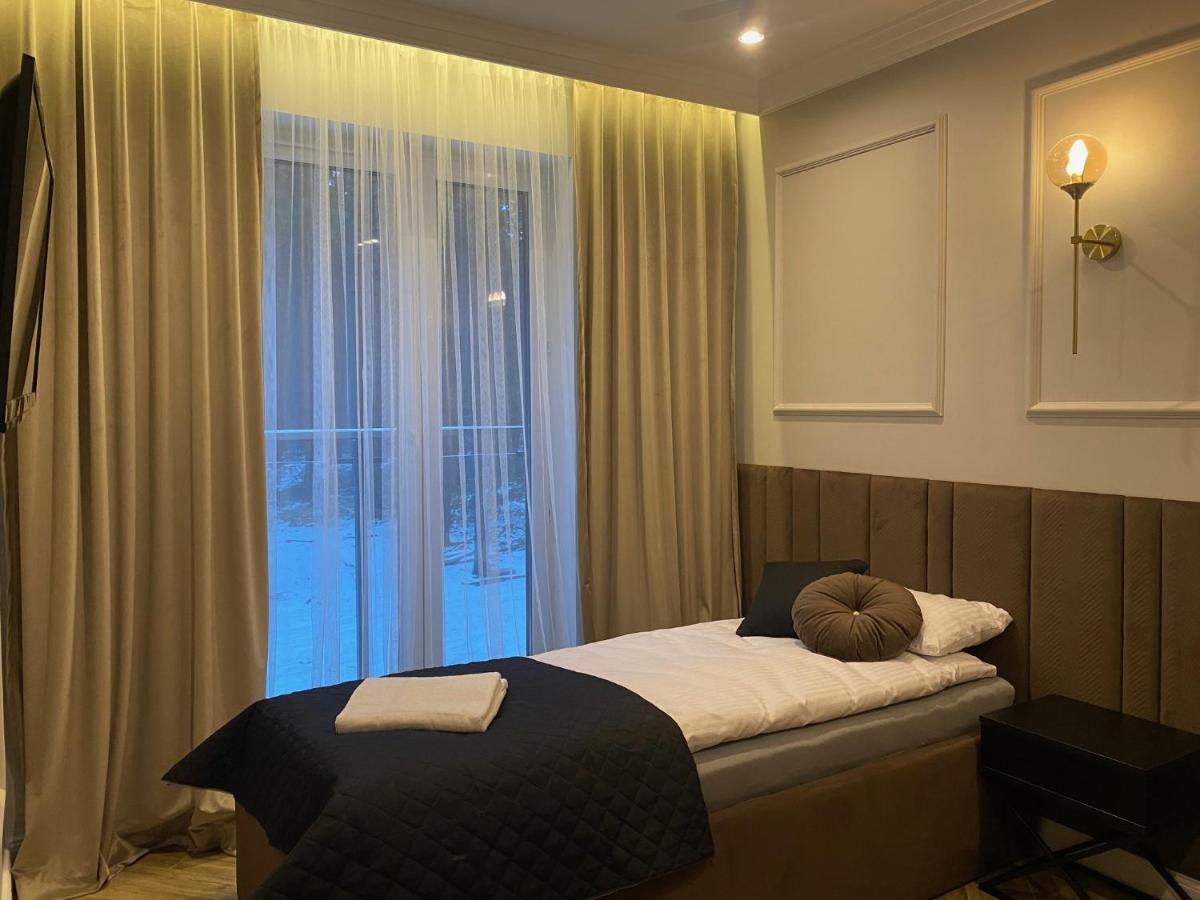 Family & Business Sauna Apartments: Woodland Retreat With Private Wellness Apartment *