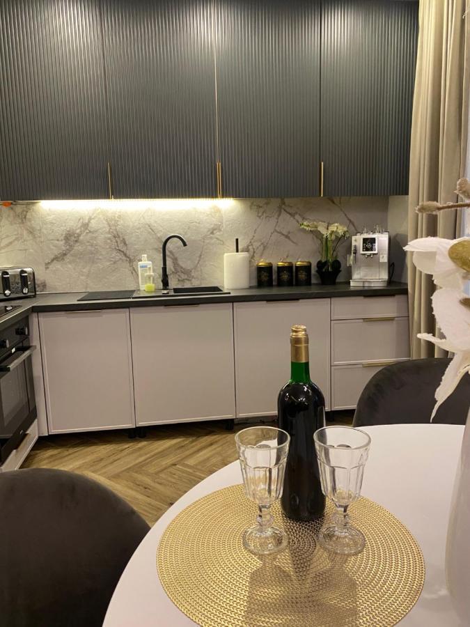 Family & Business Sauna Apartments: Woodland Retreat With Private Wellness Apartment